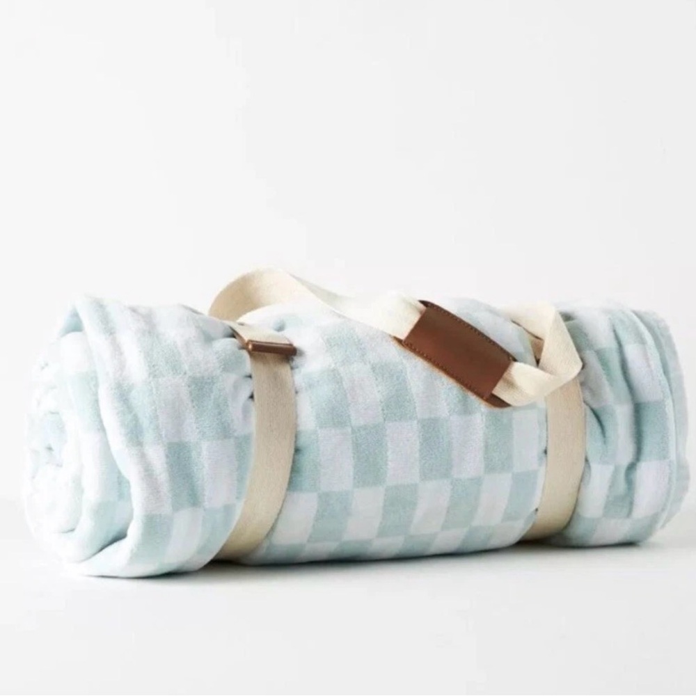 Business & Pleasure Co Luxury Holiday Beach Blanket Checkered Mint Green 68"x68"